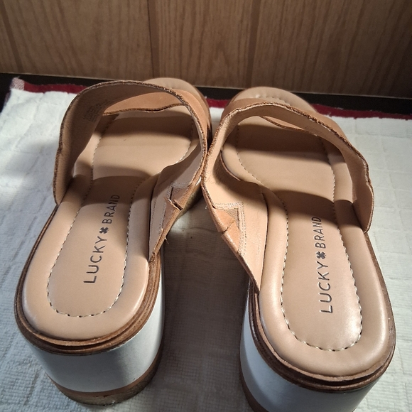 Lucky Brand Tan Leather Women's Sandals - Picture 2 of 5